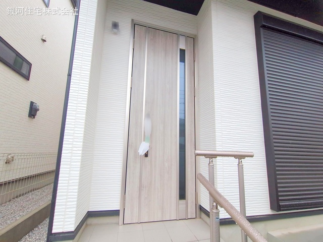 G00367891 神奈川県川崎市麻生区細山４丁目 新築一戸建て 5190万円 土地面積133.60m² (約40.41坪) 建物面積93.15m² (約28.17坪) 間取り４ＬＤＫ 築年月2025年01月(築１年以内)【外観5】