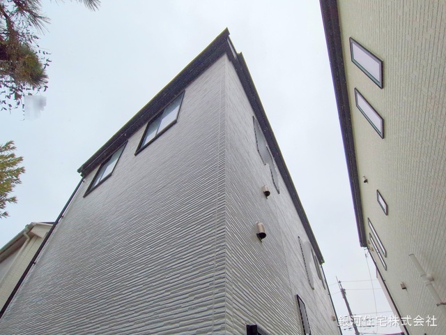 G00367891 神奈川県川崎市麻生区細山４丁目 新築一戸建て 5190万円 土地面積133.60m² (約40.41坪) 建物面積93.15m² (約28.17坪) 間取り４ＬＤＫ 築年月2025年01月(築１年以内)【外観8】