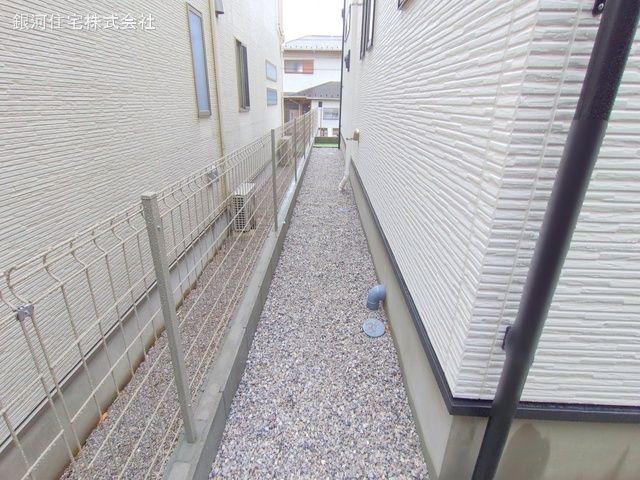 G00367891 神奈川県川崎市麻生区細山４丁目 新築一戸建て 5190万円 土地面積133.60m² (約40.41坪) 建物面積93.15m² (約28.17坪) 間取り４ＬＤＫ 築年月2025年01月(築１年以内)【外観11】