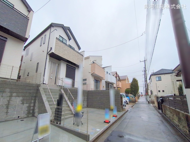 G00367891 神奈川県川崎市麻生区細山４丁目 新築一戸建て 5190万円 土地面積133.60m² (約40.41坪) 建物面積93.15m² (約28.17坪) 間取り４ＬＤＫ 築年月2025年01月(築１年以内)【外観13】