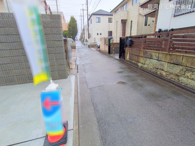 G00367891 神奈川県川崎市麻生区細山４丁目 新築一戸建て 5190万円 土地面積133.60m² (約40.41坪) 建物面積93.15m² (約28.17坪) 間取り４ＬＤＫ 築年月2025年01月(築１年以内)【外観16】