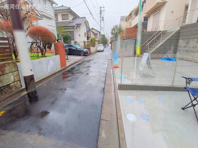 G00367891 神奈川県川崎市麻生区細山４丁目 新築一戸建て 5190万円 土地面積133.60m² (約40.41坪) 建物面積93.15m² (約28.17坪) 間取り４ＬＤＫ 築年月2025年01月(築１年以内)【外観17】