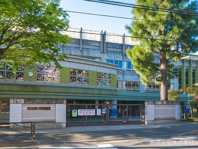 G00367891 神奈川県川崎市麻生区細山４丁目 新築一戸建て 5190万円 土地面積133.60m² (約40.41坪) 建物面積93.15m² (約28.17坪) 間取り４ＬＤＫ 築年月2025年01月(築１年以内)【周辺環境】川崎市立西生田小学校