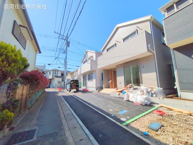 G00367915 神奈川県横浜市瀬谷区三ツ境 新築一戸建て 5380万円 土地面積100.02m² (約30.25坪) 建物面積93.95m² (約28.41坪) 間取り４ＬＤＫ 築年月2025年04月【外観4】