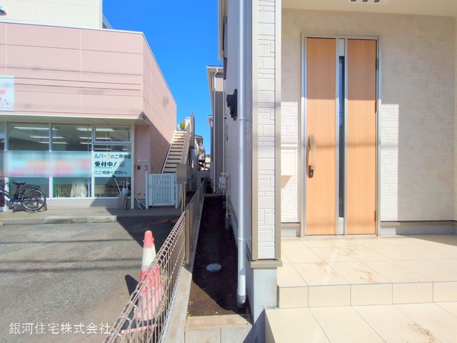 G00367915 神奈川県横浜市瀬谷区三ツ境 新築一戸建て 5380万円 土地面積100.02m² (約30.25坪) 建物面積93.95m² (約28.41坪) 間取り４ＬＤＫ 築年月2025年04月【外観9】