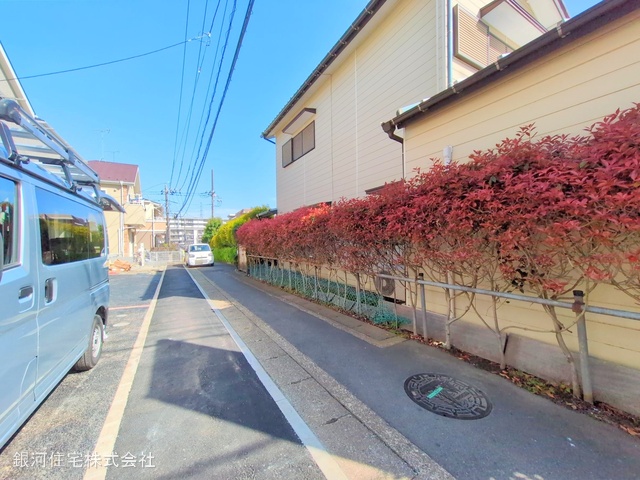 G00367915 神奈川県横浜市瀬谷区三ツ境 新築一戸建て 5380万円 土地面積100.02m² (約30.25坪) 建物面積93.95m² (約28.41坪) 間取り４ＬＤＫ 築年月2025年04月【外観10】