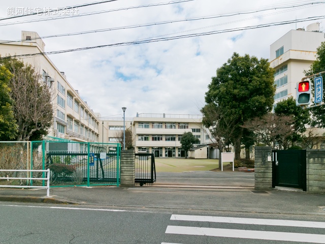 G00367915 神奈川県横浜市瀬谷区三ツ境 新築一戸建て 5380万円 土地面積100.02m² (約30.25坪) 建物面積93.95m² (約28.41坪) 間取り４ＬＤＫ 築年月2025年04月【周辺環境】横浜市立三ツ境小学校