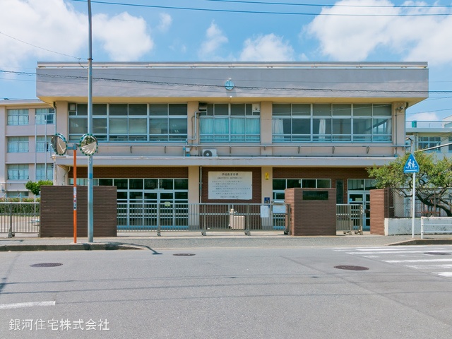 G00367938 神奈川県横浜市瀬谷区宮沢２丁目 新築一戸建て 5199万円 土地面積133.84m² (約40.48坪) 建物面積109.30m² (約33.06坪) 間取り４ＬＤＫ 築年月2025年02月(築１年以内)【周辺環境】横浜市立南瀬谷中学校