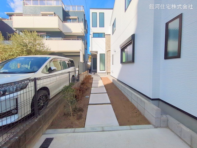 G00367942 東京都江戸川区松島１丁目 新築一戸建て 5980万円 土地面積101.00m² (約30.55坪) 建物面積94.60m² (約28.61坪) 間取り４ＳＬＤＫ 築年月2025年01月(築１年以内)【外観9】
