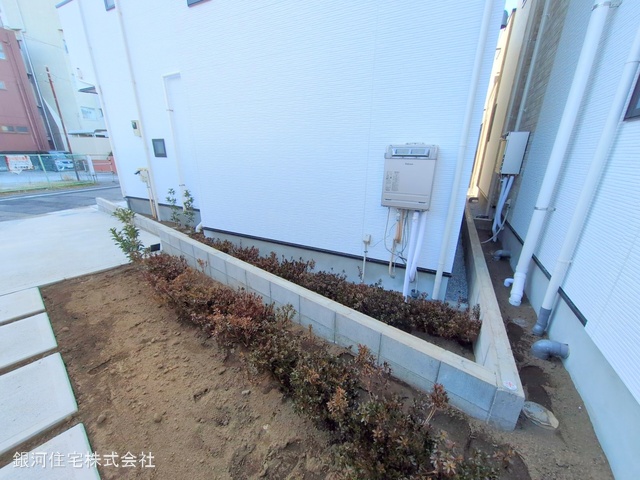 G00367943 東京都江戸川区松島１丁目 新築一戸建て 5980万円 土地面積101.00m² (約30.55坪) 建物面積98.64m² (約29.83坪) 間取り４ＳＬＤＫ 築年月2025年01月(築１年以内)【外観6】
