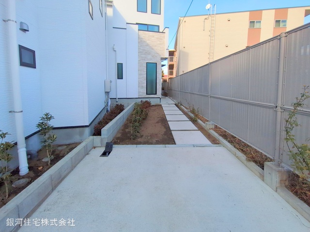 G00367943 東京都江戸川区松島１丁目 新築一戸建て 5980万円 土地面積101.00m² (約30.55坪) 建物面積98.64m² (約29.83坪) 間取り４ＳＬＤＫ 築年月2025年01月(築１年以内)【外観8】