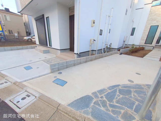 G00367943 東京都江戸川区松島１丁目 新築一戸建て 5980万円 土地面積101.00m² (約30.55坪) 建物面積98.64m² (約29.83坪) 間取り４ＳＬＤＫ 築年月2025年01月(築１年以内)【外観9】