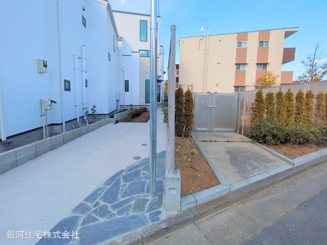 G00367943 東京都江戸川区松島１丁目 新築一戸建て 5980万円 土地面積101.00m² (約30.55坪) 建物面積98.64m² (約29.83坪) 間取り４ＳＬＤＫ 築年月2025年01月(築１年以内)【外観10】