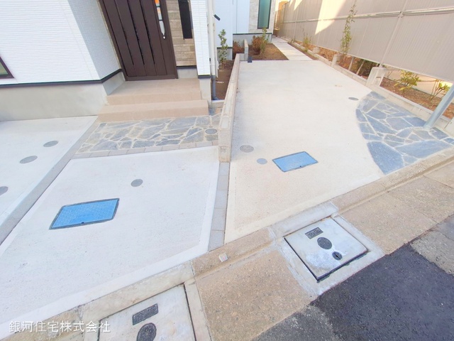 G00367943 東京都江戸川区松島１丁目 新築一戸建て 5980万円 土地面積101.00m² (約30.55坪) 建物面積98.64m² (約29.83坪) 間取り４ＳＬＤＫ 築年月2025年01月(築１年以内)【外観14】