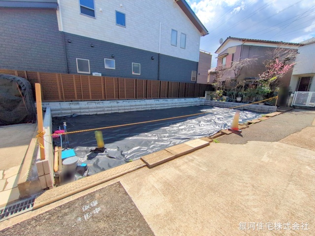 G00367972 埼玉県川口市坂下町１丁目 新築一戸建て 5180万円 土地面積71.26m² (約21.55坪) 建物面積110.18m² (約33.32坪) 間取り３ＳＬＤＫ 築年月2025年08月【外観5】
