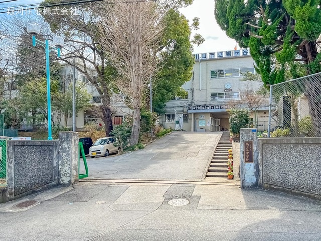 G00367972 埼玉県川口市坂下町１丁目 新築一戸建て 5180万円 土地面積71.26m² (約21.55坪) 建物面積110.18m² (約33.32坪) 間取り３ＳＬＤＫ 築年月2025年08月【周辺環境】川口市立鳩ヶ谷中学校