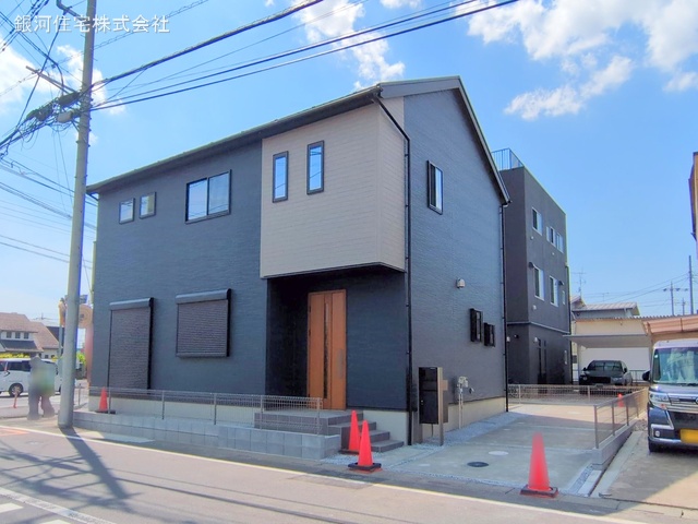 G00367987 埼玉県久喜市本町４丁目 新築一戸建て 3580万円 土地面積128.73m² (約38.94坪) 建物面積103.09m² (約31.18坪) 間取り３ＬＤＫ 築年月2025年04月【外観2】