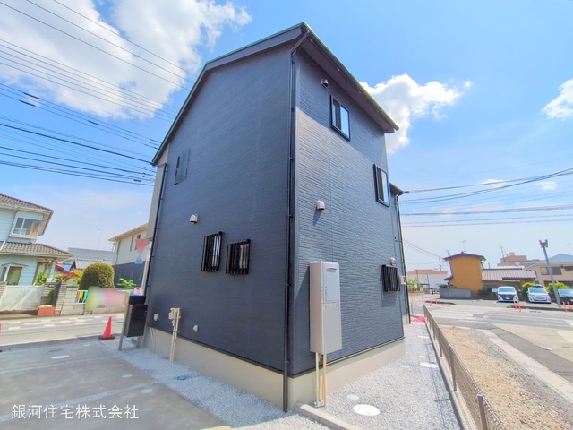 G00367987 埼玉県久喜市本町４丁目 新築一戸建て 3580万円 土地面積128.73m² (約38.94坪) 建物面積103.09m² (約31.18坪) 間取り３ＬＤＫ 築年月2025年04月【外観4】