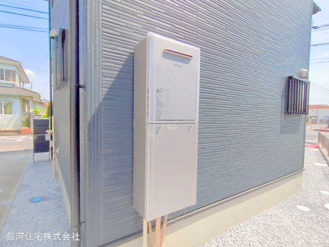 G00367987 埼玉県久喜市本町４丁目 新築一戸建て 3580万円 土地面積128.73m² (約38.94坪) 建物面積103.09m² (約31.18坪) 間取り３ＬＤＫ 築年月2025年04月【外観6】