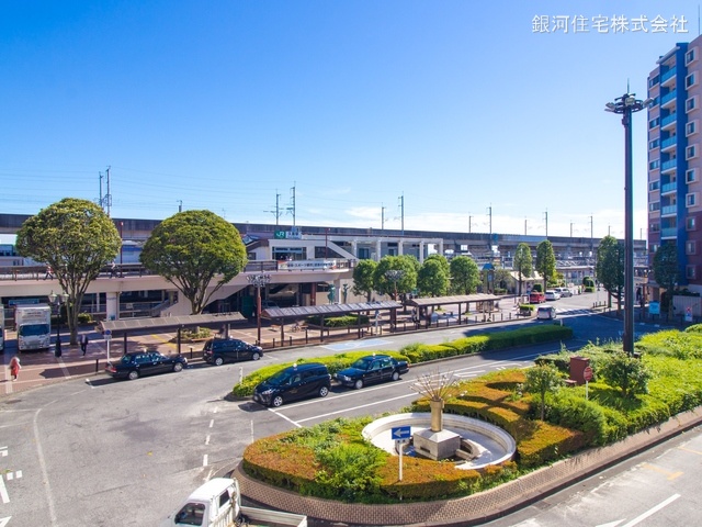 G00367987 埼玉県久喜市本町４丁目 新築一戸建て 3580万円 土地面積128.73m² (約38.94坪) 建物面積103.09m² (約31.18坪) 間取り３ＬＤＫ 築年月2025年04月【周辺環境】東北本線「久喜」駅