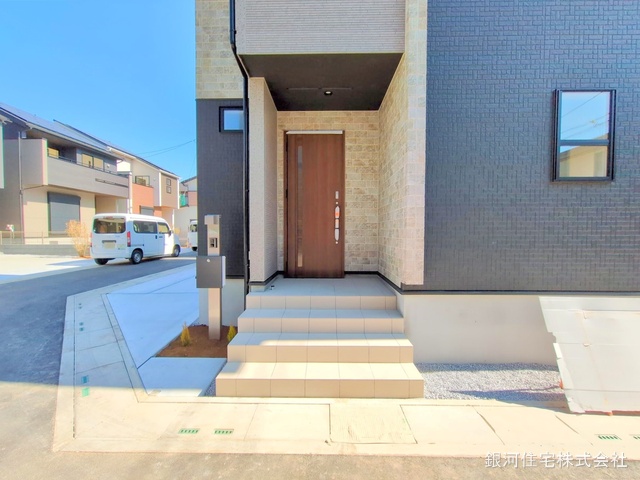 G00368003 埼玉県春日部市備後西５丁目 新築一戸建て 3790万円 土地面積116.26m² (約35.16坪) 建物面積113.85m² (約34.43坪) 間取り３ＬＤＫ 築年月2025年02月(築１年以内)【外観5】
