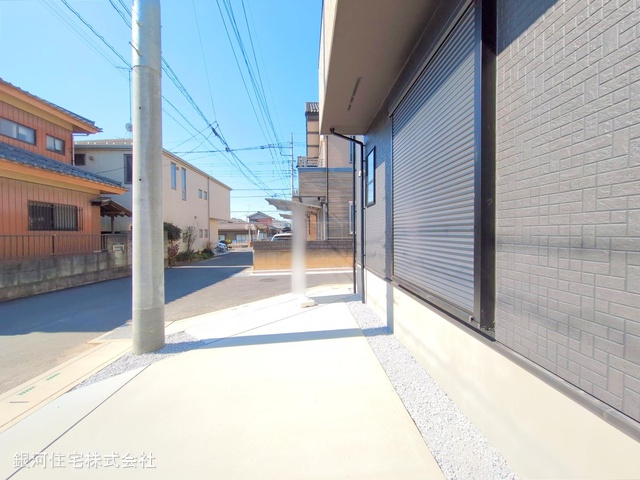 G00368003 埼玉県春日部市備後西５丁目 新築一戸建て 3790万円 土地面積116.26m² (約35.16坪) 建物面積113.85m² (約34.43坪) 間取り３ＬＤＫ 築年月2025年02月(築１年以内)【外観9】