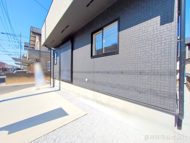 G00368003 埼玉県春日部市備後西５丁目 新築一戸建て 3790万円 土地面積116.26m² (約35.16坪) 建物面積113.85m² (約34.43坪) 間取り３ＬＤＫ 築年月2025年02月(築１年以内)【外観10】