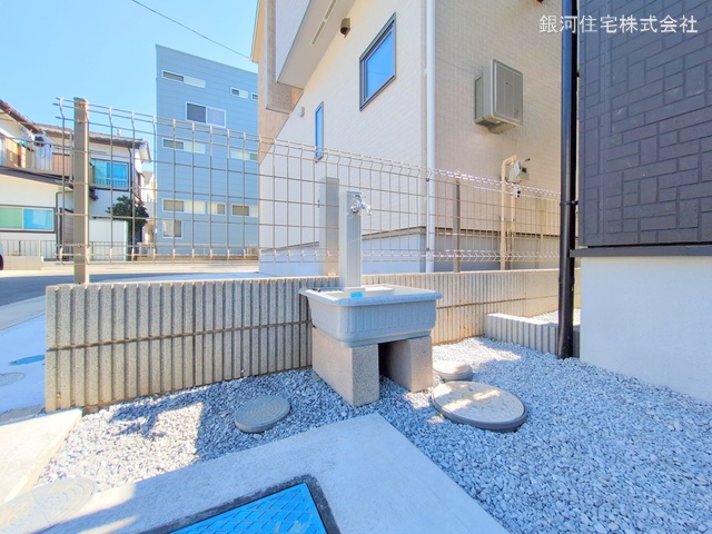 G00368003 埼玉県春日部市備後西５丁目 新築一戸建て 3790万円 土地面積116.26m² (約35.16坪) 建物面積113.85m² (約34.43坪) 間取り３ＬＤＫ 築年月2025年02月(築１年以内)【外観15】