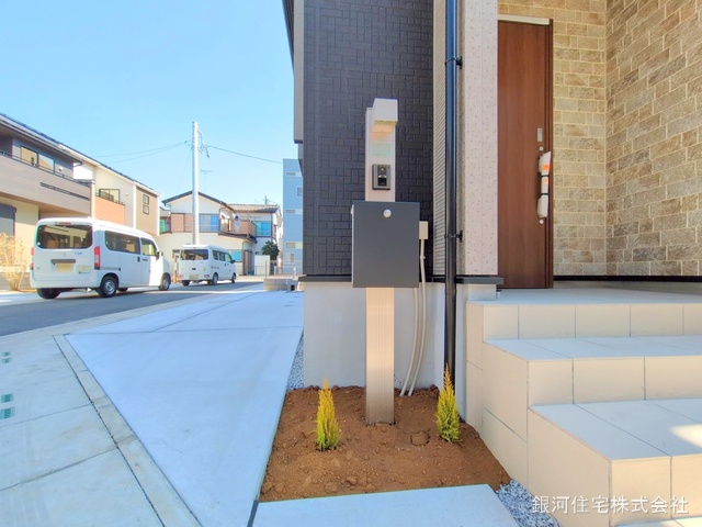 G00368003 埼玉県春日部市備後西５丁目 新築一戸建て 3790万円 土地面積116.26m² (約35.16坪) 建物面積113.85m² (約34.43坪) 間取り３ＬＤＫ 築年月2025年02月(築１年以内)【外観18】