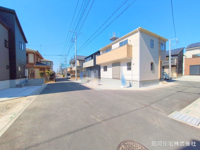 G00368004 埼玉県春日部市備後西５丁目 新築一戸建て 3790万円 土地面積116.25m² (約35.16坪) 建物面積113.85m² (約34.43坪) 間取り３ＬＤＫ 築年月2025年02月(築１年以内)【外観3】