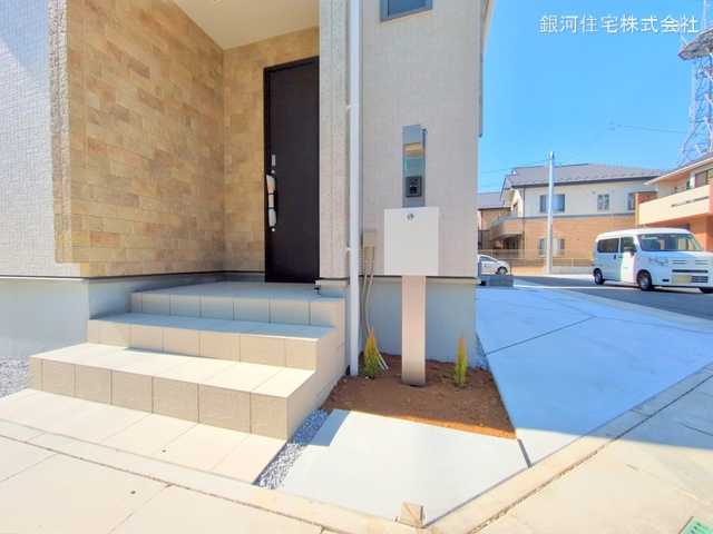 G00368004 埼玉県春日部市備後西５丁目 新築一戸建て 3790万円 土地面積116.25m² (約35.16坪) 建物面積113.85m² (約34.43坪) 間取り３ＬＤＫ 築年月2025年02月(築１年以内)【外観6】
