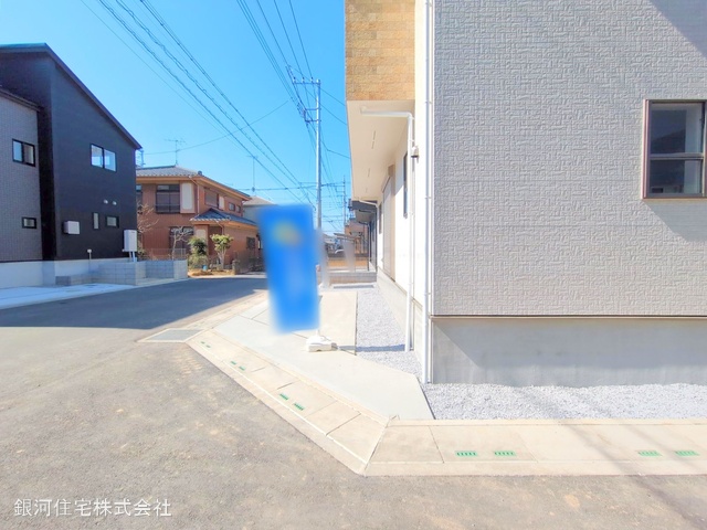G00368004 埼玉県春日部市備後西５丁目 新築一戸建て 3790万円 土地面積116.25m² (約35.16坪) 建物面積113.85m² (約34.43坪) 間取り３ＬＤＫ 築年月2025年02月(築１年以内)【外観9】