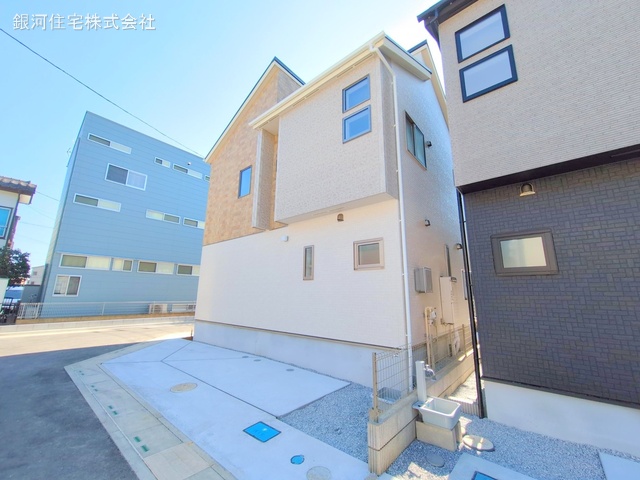 G00368004 埼玉県春日部市備後西５丁目 新築一戸建て 3790万円 土地面積116.25m² (約35.16坪) 建物面積113.85m² (約34.43坪) 間取り３ＬＤＫ 築年月2025年02月(築１年以内)【外観13】