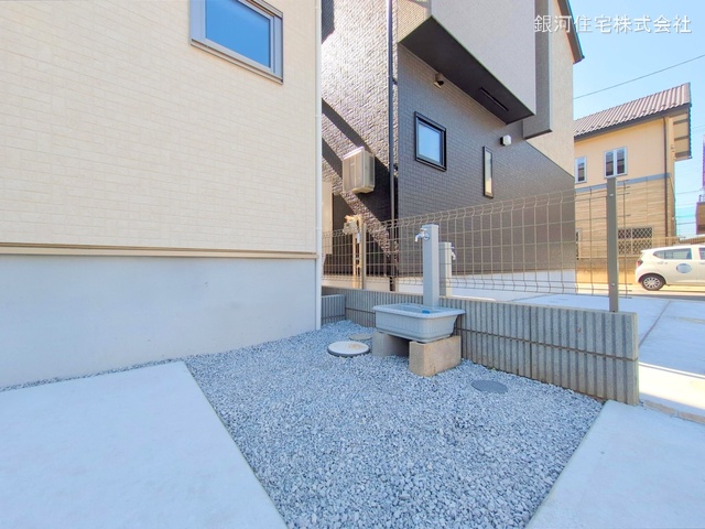 G00368004 埼玉県春日部市備後西５丁目 新築一戸建て 3790万円 土地面積116.25m² (約35.16坪) 建物面積113.85m² (約34.43坪) 間取り３ＬＤＫ 築年月2025年02月(築１年以内)【外観14】