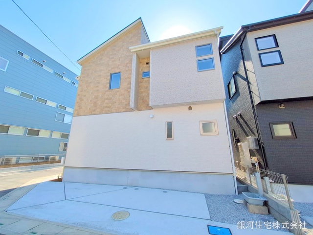 G00368004 埼玉県春日部市備後西５丁目 新築一戸建て 3790万円 土地面積116.25m² (約35.16坪) 建物面積113.85m² (約34.43坪) 間取り３ＬＤＫ 築年月2025年02月(築１年以内)【外観15】