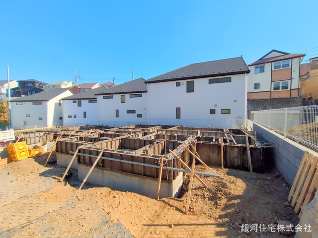 G00368009 神奈川県横浜市緑区長津田２丁目 新築一戸建て 6780万円 土地面積100.29m² (約30.33坪) 建物面積98.17m² (約29.69坪) 間取り４ＬＤＫ 築年月2025年07月【外観7】