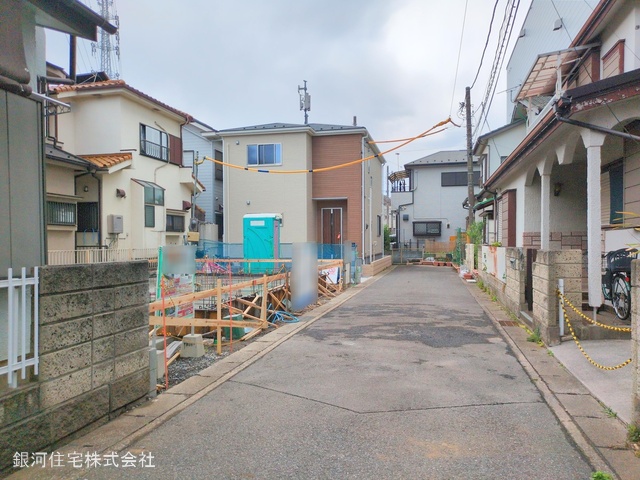 G00368020 埼玉県越谷市大字大里 新築一戸建て 3180万円 土地面積92.50m² (約27.98坪) 建物面積101.85m² (約30.80坪) 間取り４ＬＤＫ 築年月2025年06月【外観6】
