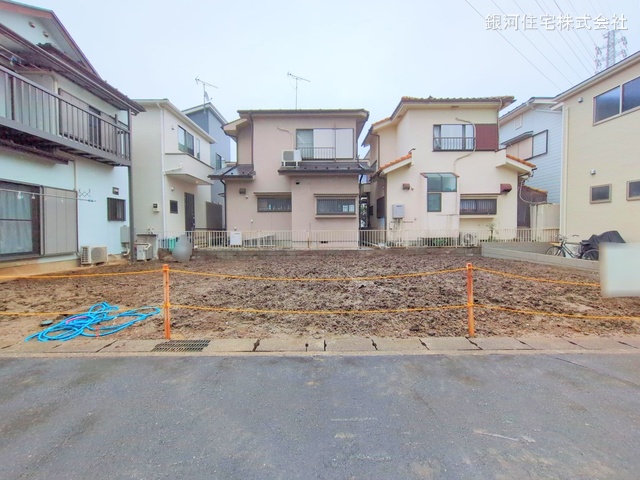 G00368020 埼玉県越谷市大字大里 新築一戸建て 3180万円 土地面積92.50m² (約27.98坪) 建物面積101.85m² (約30.80坪) 間取り４ＬＤＫ 築年月2025年06月【外観10】