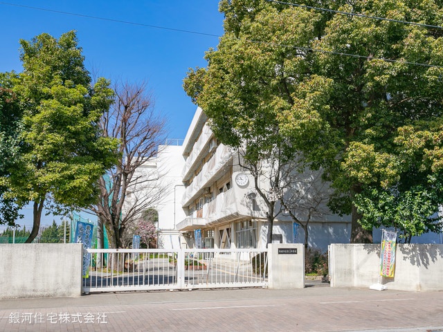 G00368027 埼玉県新座市野火止５丁目 新築一戸建て 4180万円 土地面積83.62m² (約25.29坪) 建物面積66.61m² (約20.14坪) 間取り３ＬＤＫ 築年月2025年10月【周辺環境】新座市立第二中学校