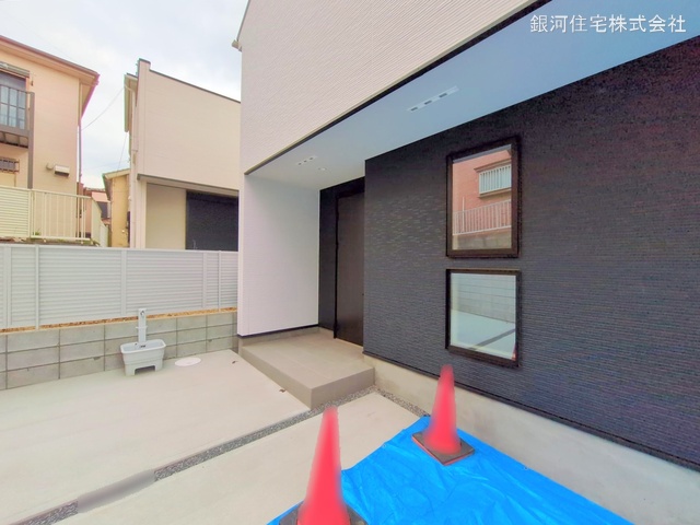 G00368043 千葉県船橋市田喜野井５丁目 新築一戸建て 3480万円 土地面積107.72m² (約32.58坪) 建物面積98.12m² (約29.68坪) 間取り４ＬＤＫ 築年月2025年03月(築１年以内)【外観10】