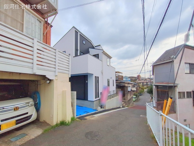G00368043 千葉県船橋市田喜野井５丁目 新築一戸建て 3480万円 土地面積107.72m² (約32.58坪) 建物面積98.12m² (約29.68坪) 間取り４ＬＤＫ 築年月2025年03月(築１年以内)【外観13】