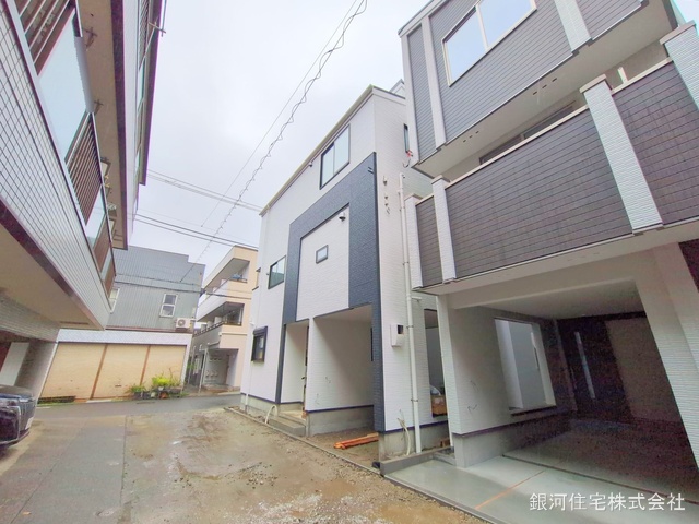 G00368045 神奈川県横浜市鶴見区矢向４丁目 新築一戸建て 5980万円 土地面積46.71m² (約14.12坪) 建物面積99.35m² (約30.05坪) 間取り３ＬＤＫ 築年月2025年03月(築１年以内)【外観3】