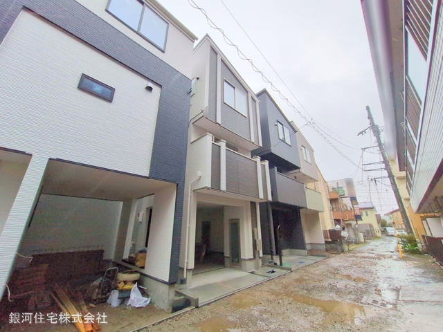 G00368046 神奈川県横浜市鶴見区矢向４丁目 新築一戸建て 5580万円 土地面積52.78m² (約15.96坪) 建物面積102.57m² (約31.02坪) 間取り２ＳＬＤＫ 築年月2025年03月(築１年以内)【外観3】