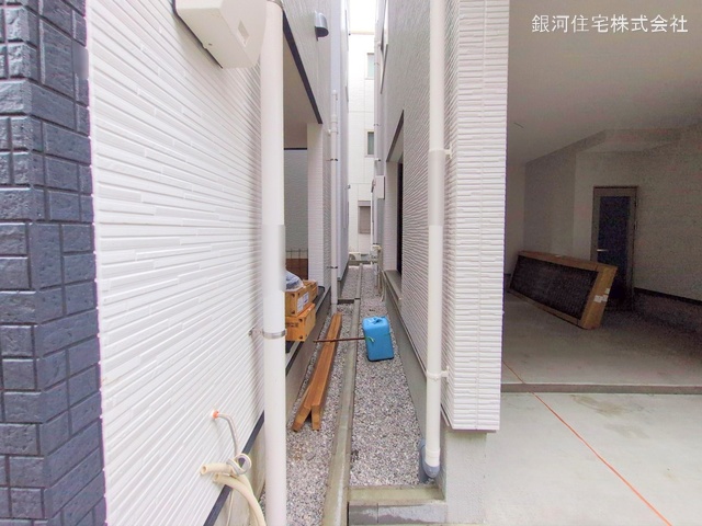 G00368046 神奈川県横浜市鶴見区矢向４丁目 新築一戸建て 5580万円 土地面積52.78m² (約15.96坪) 建物面積102.57m² (約31.02坪) 間取り２ＳＬＤＫ 築年月2025年03月(築１年以内)【外観11】