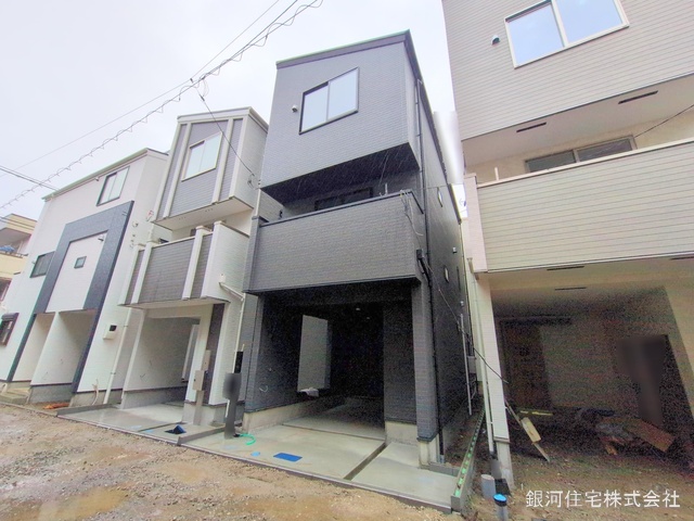 G00368047 神奈川県横浜市鶴見区矢向４丁目 新築一戸建て 5680万円 土地面積54.33m² (約16.43坪) 建物面積107.94m² (約32.65坪) 間取り２ＳＬＤＫ 築年月2025年03月(築１年以内)【外観2】
