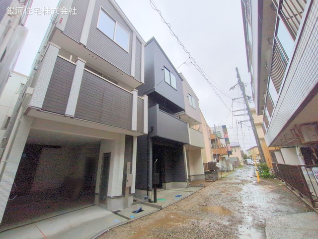 G00368047 神奈川県横浜市鶴見区矢向４丁目 新築一戸建て 5680万円 土地面積54.33m² (約16.43坪) 建物面積107.94m² (約32.65坪) 間取り２ＳＬＤＫ 築年月2025年03月(築１年以内)【外観3】