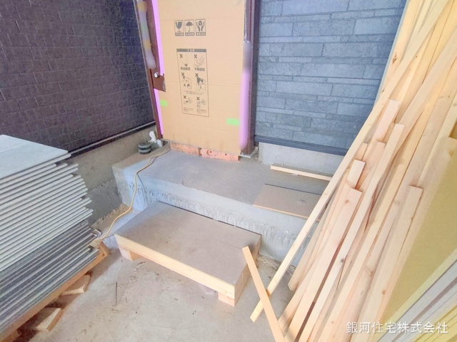 G00368047 神奈川県横浜市鶴見区矢向４丁目 新築一戸建て 5680万円 土地面積54.33m² (約16.43坪) 建物面積107.94m² (約32.65坪) 間取り２ＳＬＤＫ 築年月2025年03月(築１年以内)【外観8】