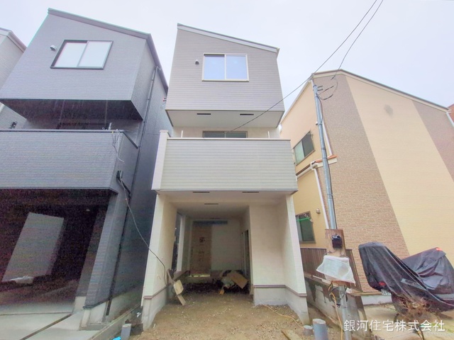 G00368048 神奈川県横浜市鶴見区矢向４丁目 新築一戸建て 5680万円 土地面積55.93m² (約16.91坪) 建物面積107.94m² (約32.65坪) 間取り２ＳＬＤＫ 築年月2025年03月(築１年以内)【外観11】