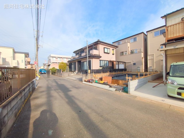 G00368050 埼玉県川口市坂下町１丁目 新築一戸建て 4980万円 土地面積67.24m² (約20.34坪) 建物面積112.02m² (約33.88坪) 間取り４ＬＤＫ 築年月2025年05月【外観7】