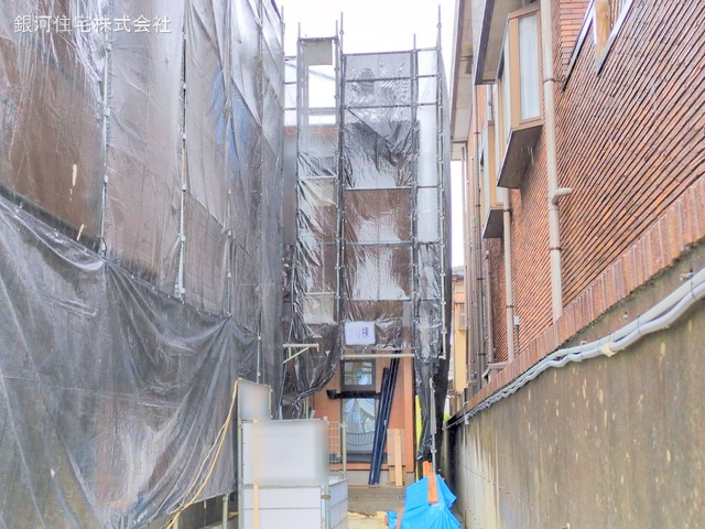 G00368052 埼玉県さいたま市緑区東大門３丁目 新築一戸建て 4480万円 土地面積98.38m² (約29.75坪) 建物面積79.49m² (約24.04坪) 築年月2025年05月【外観4】